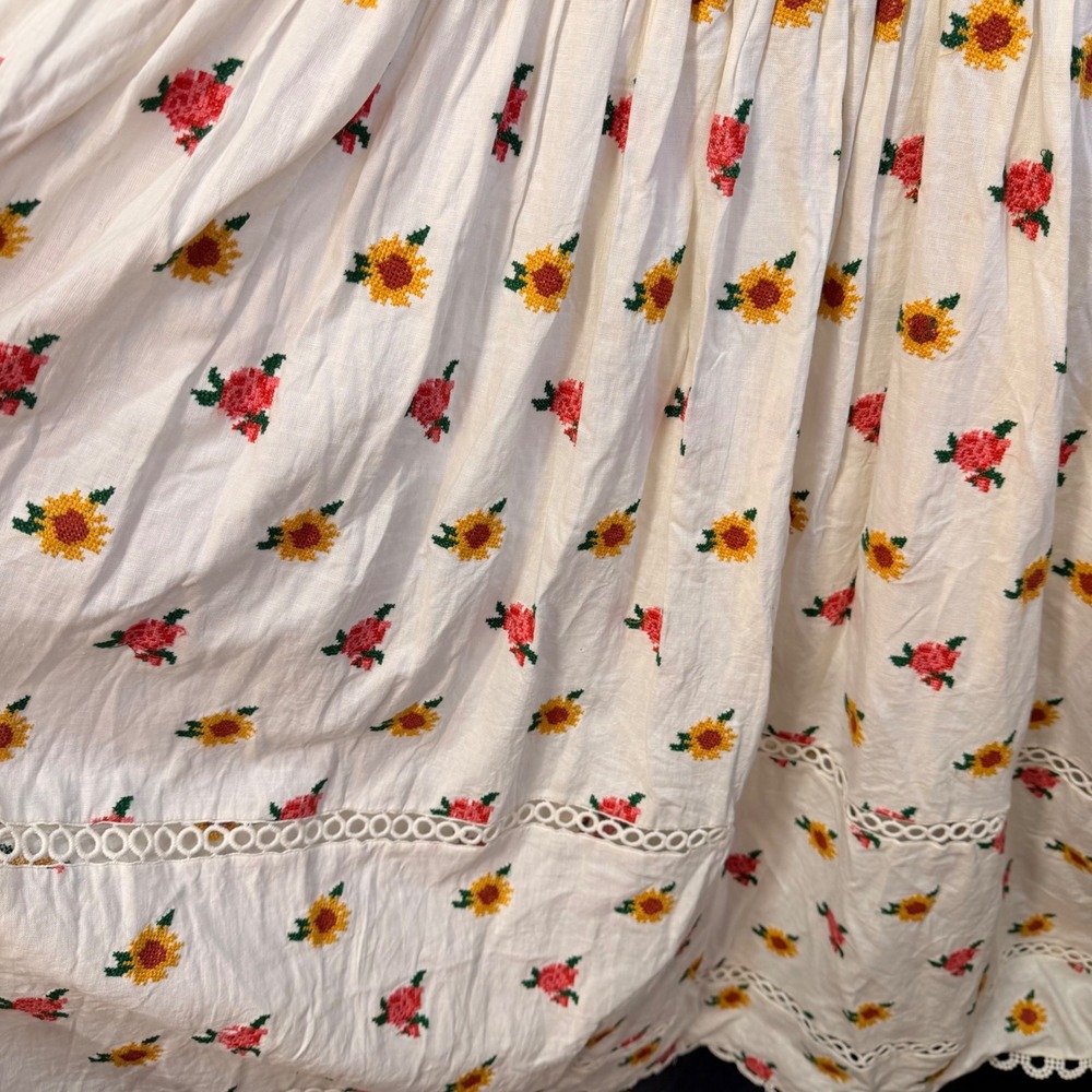 #11 FARM RIO Dress Sz. M PTP: 13" - 15" Floral Cross Stitch Linen Blend Crochet - Picture 11 of 11